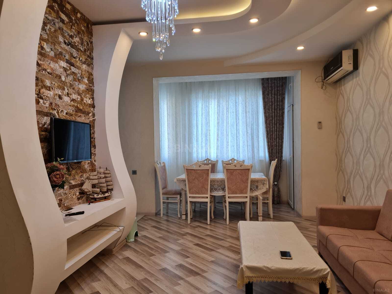 3 otaqlı Köhnə tikili, 28 May m., Bakı