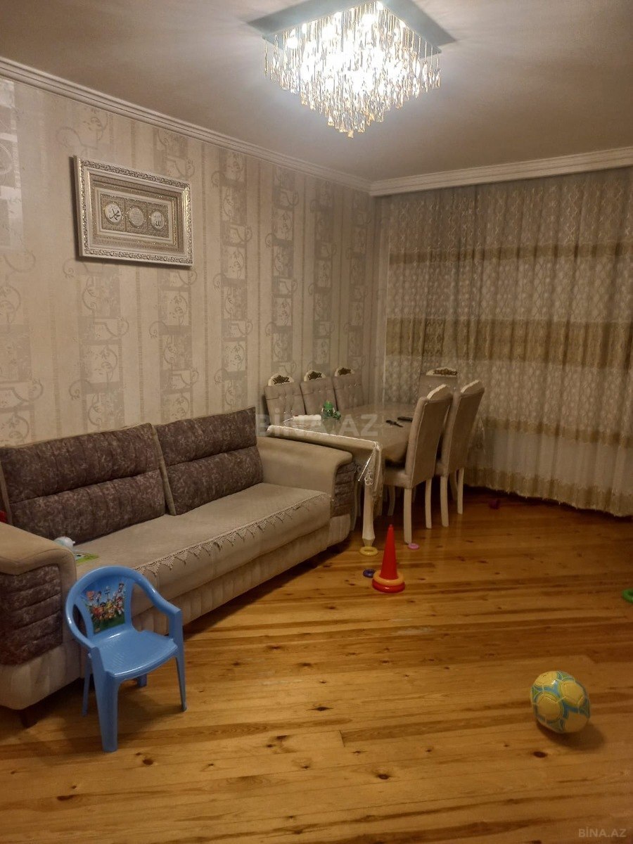 4 otaqlı Köhnə tikili, Həzi Aslanov m., Bakı
