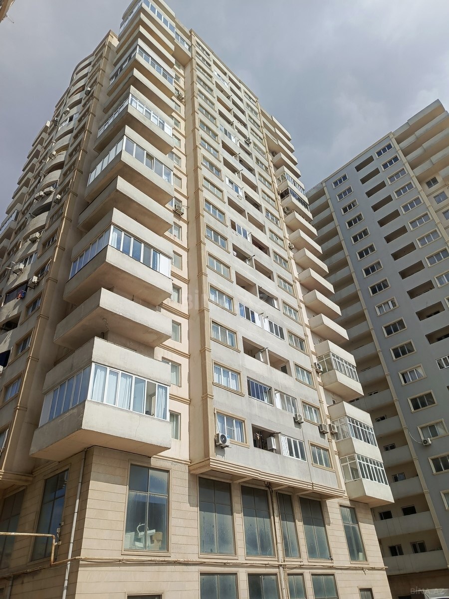 3 otaqlı Yeni tikili, Neftçilər m., Bakı