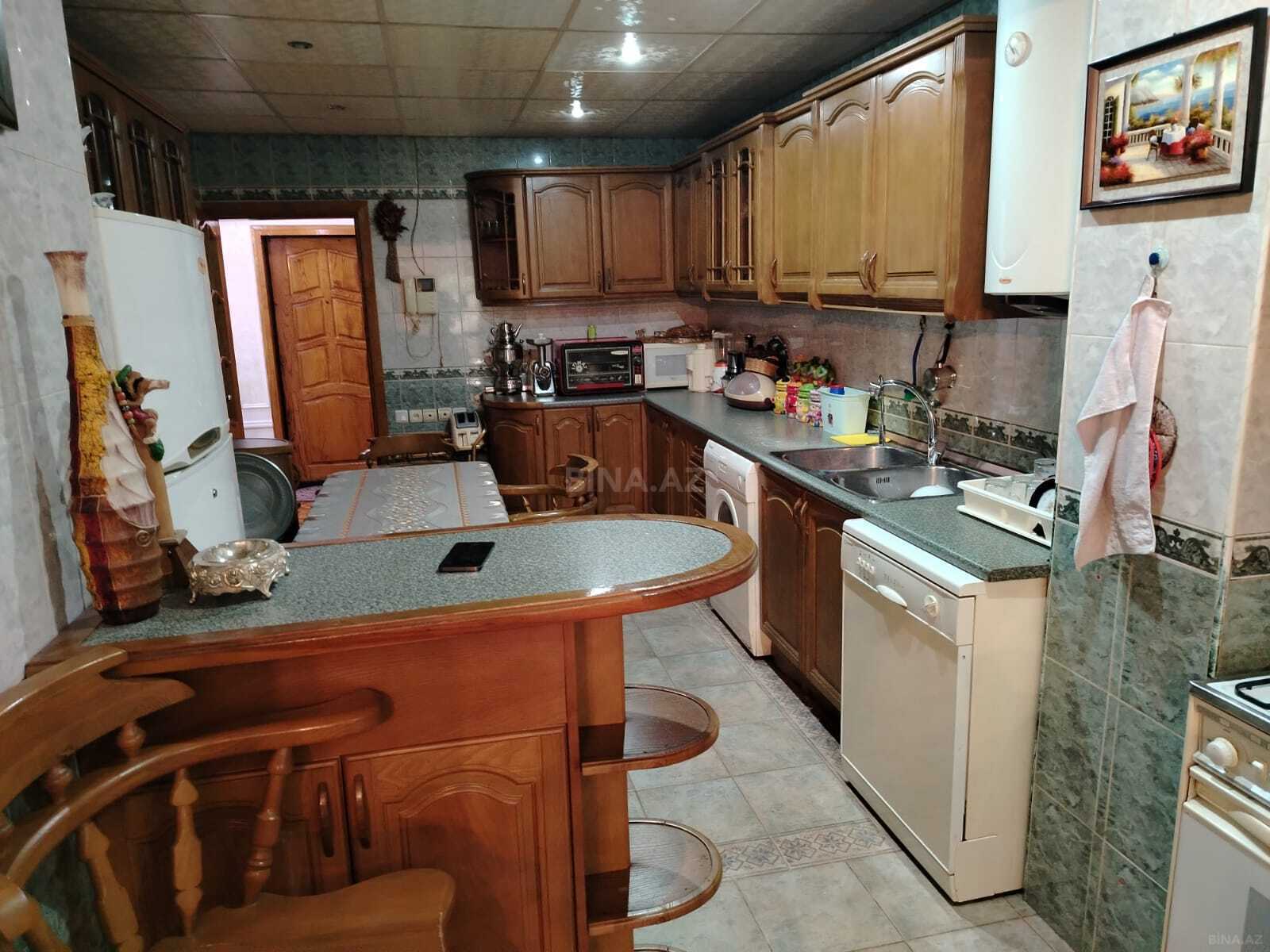 5 otaqlı Köhnə tikili, Azadlıq Prospekti m., Bakı