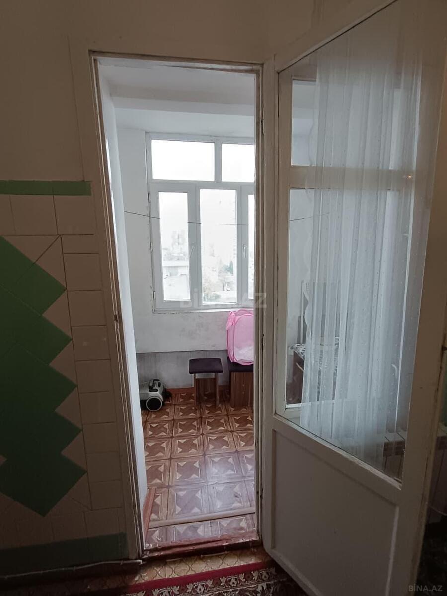 3 otaqlı Köhnə tikili, Elmlər Akademiyası m., Bakı