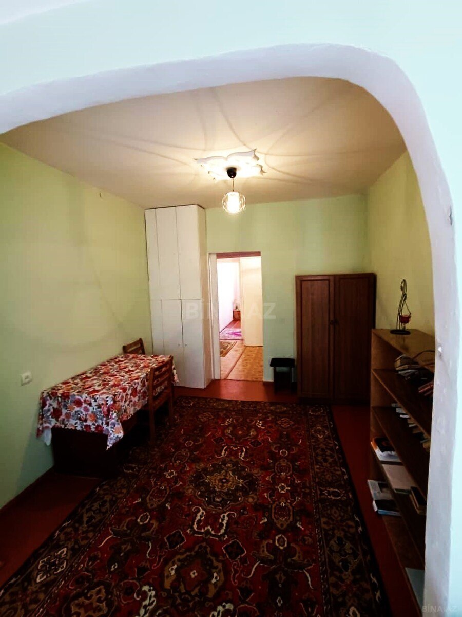 3 otaqlı Köhnə tikili, Elmlər Akademiyası m., Bakı