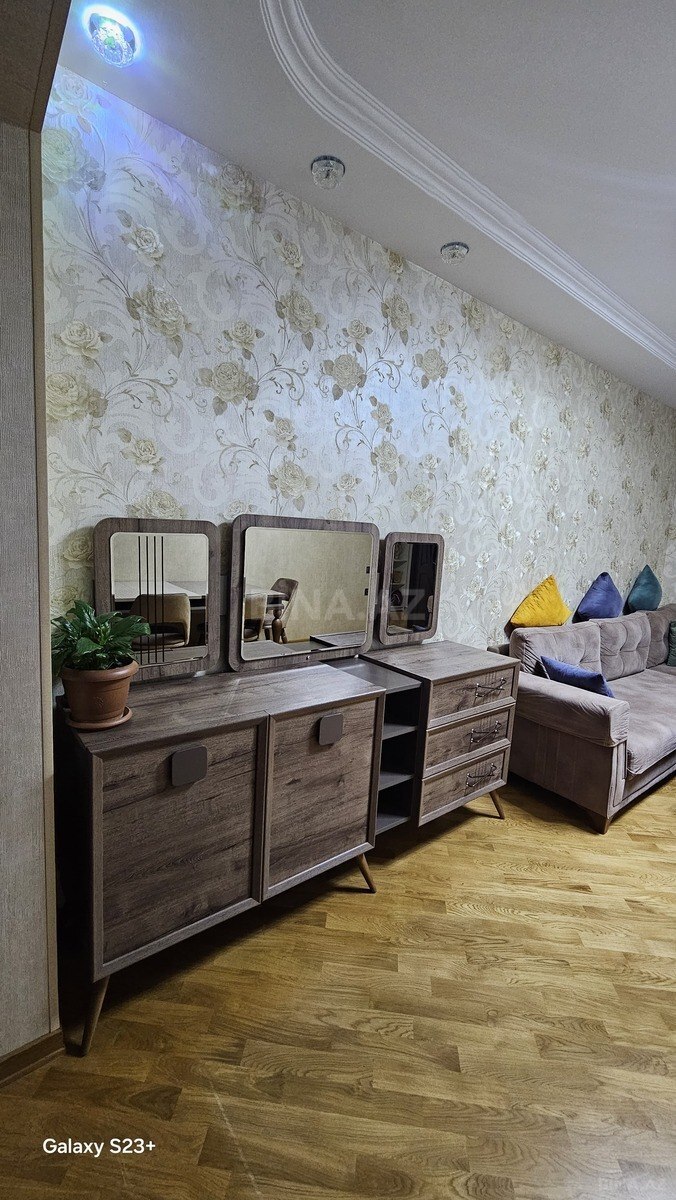 3 otaqlı Köhnə tikili, Həzi Aslanov m., Bakı