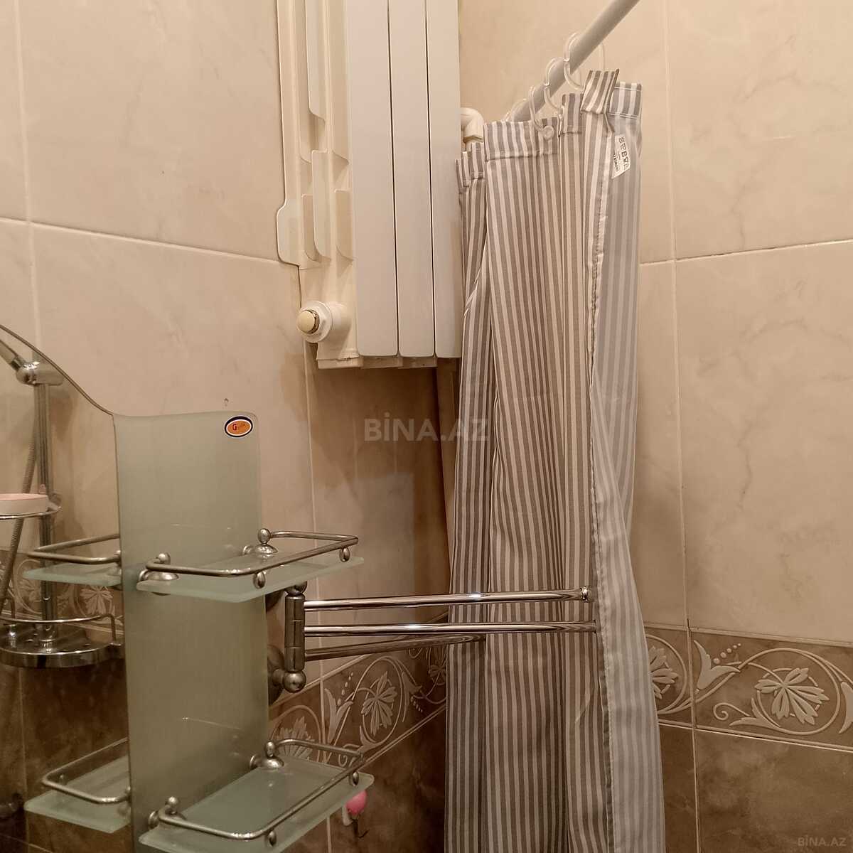 1 otaqlı Köhnə tikili, Nizami m., Bakı