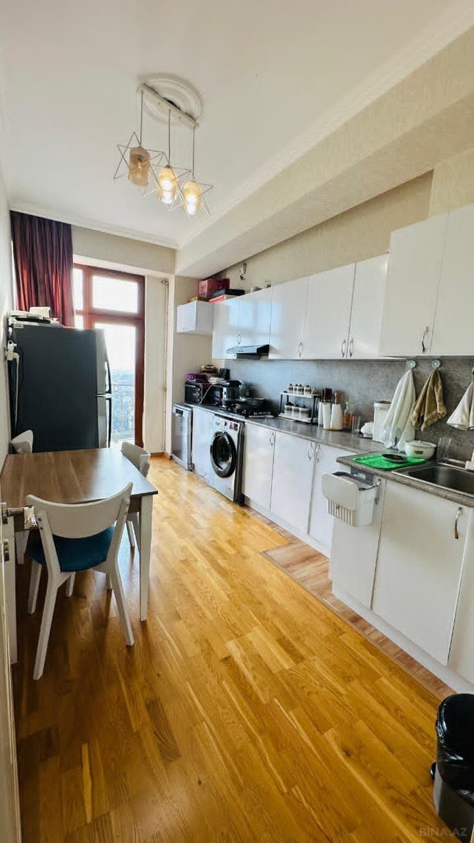 3 otaqlı Yeni tikili, Neftçilər m., Bakı