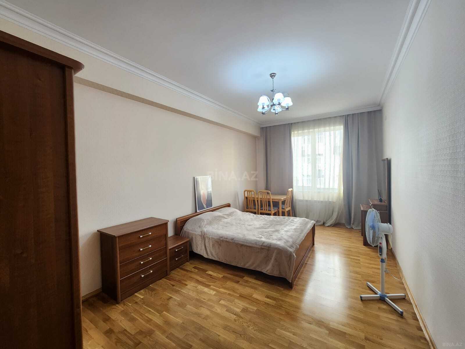 3 otaqlı Yeni tikili, Nizami m., Bakı