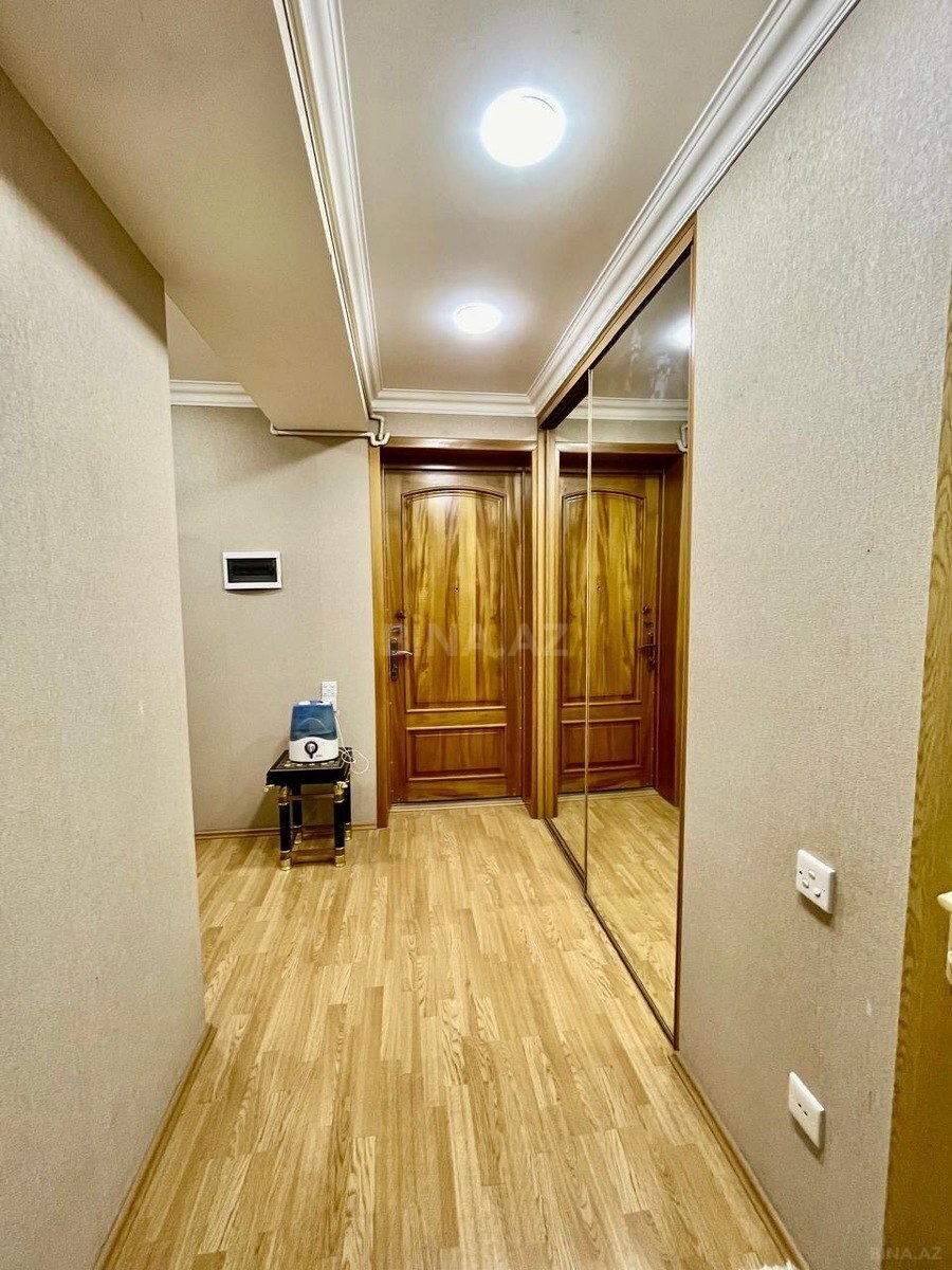 3 otaqlı Köhnə tikili, 28 May m., Bakı