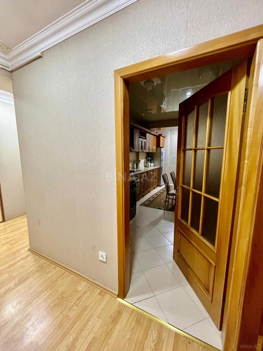 3 otaqlı Köhnə tikili, 28 May m., Bakı