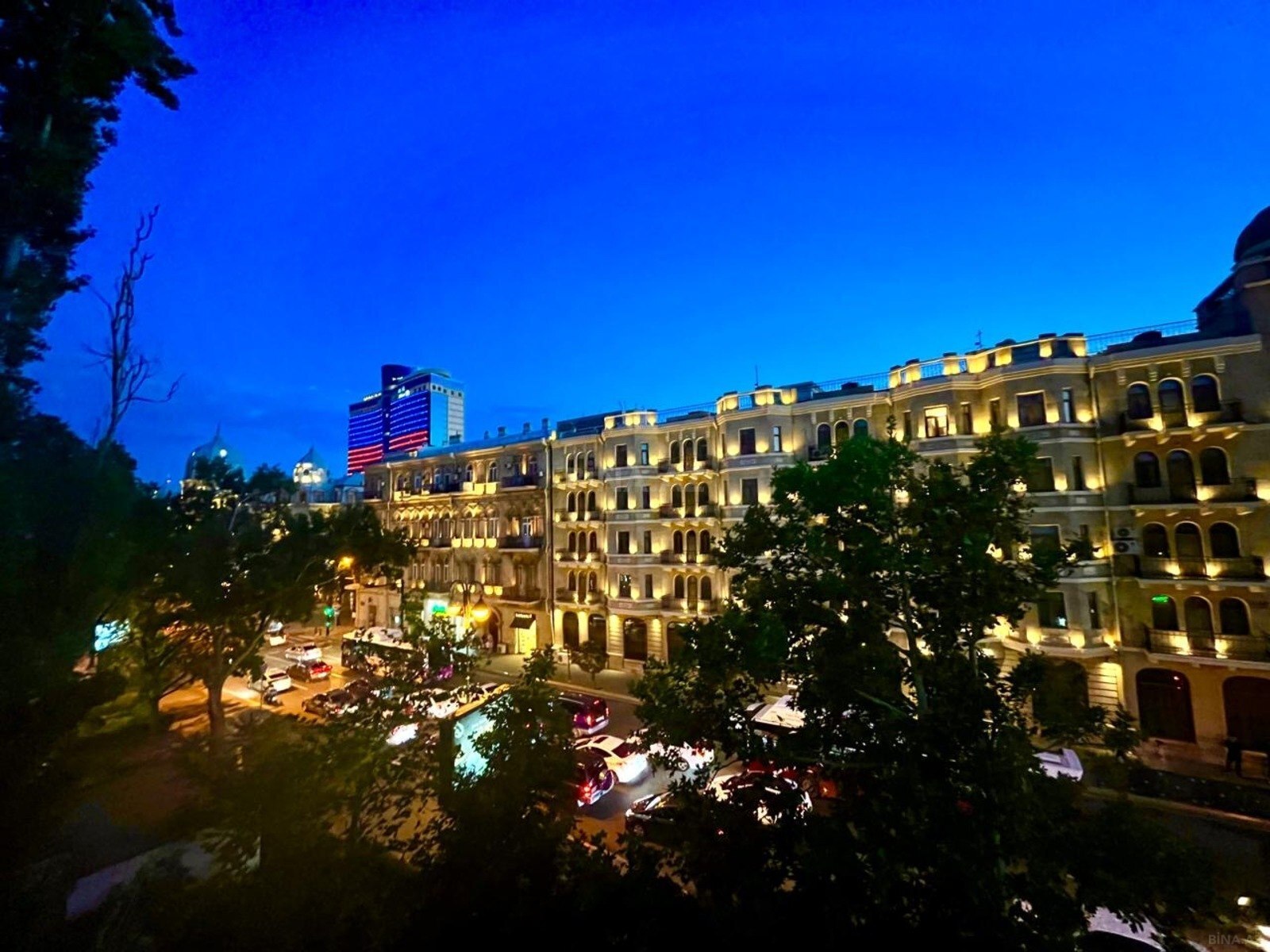 3 otaqlı Köhnə tikili, 28 May m., Bakı