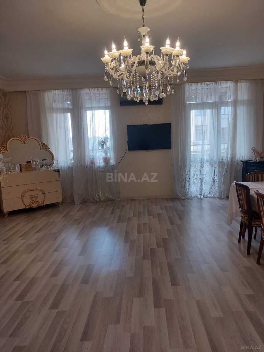 4 otaqlı Yeni tikili, İnşaatçılar m., Bakı