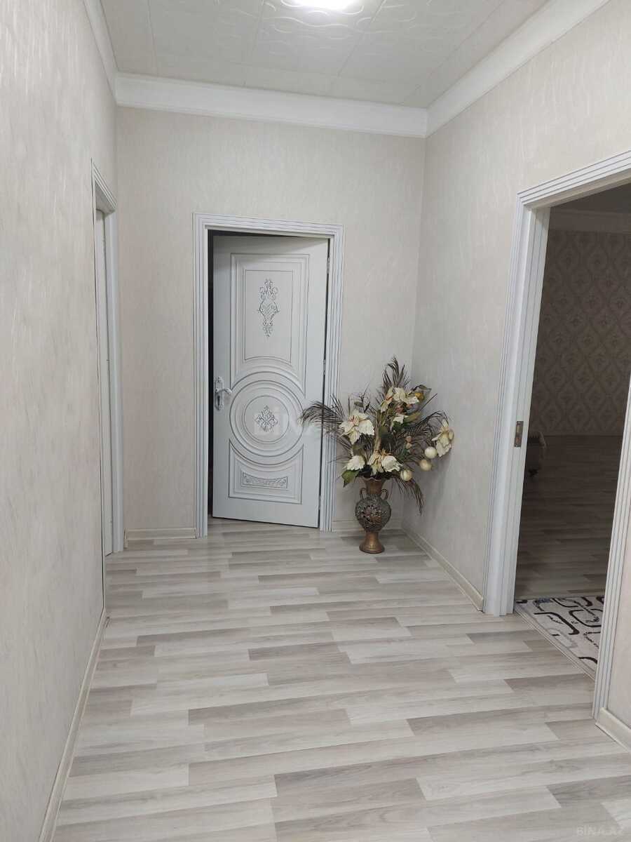 4 otaqlı Yeni tikili, İnşaatçılar m., Bakı