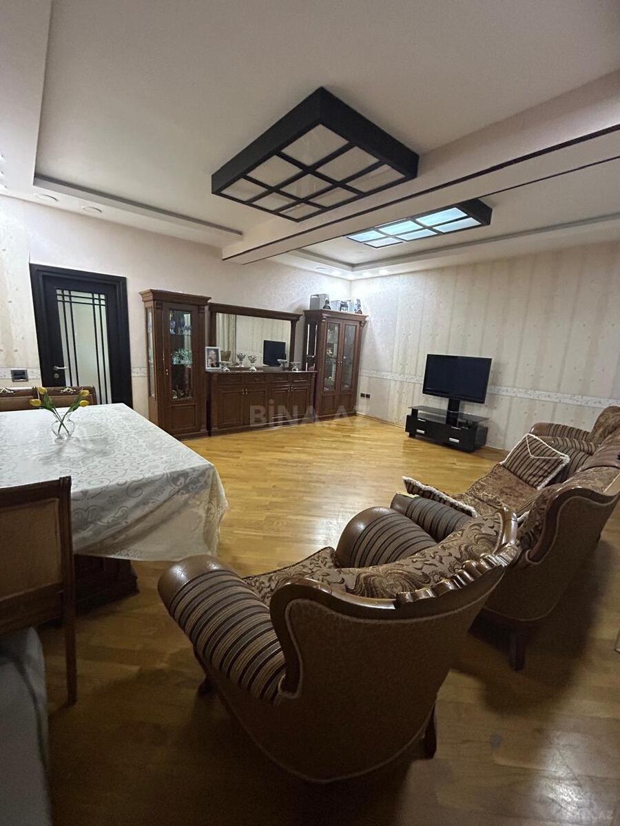3 otaqlı Yeni tikili, Şah İsmayıl Xətai m., Bakı