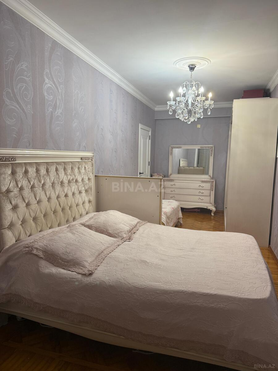 3 otaqlı Köhnə tikili, Nizami r., Bakı