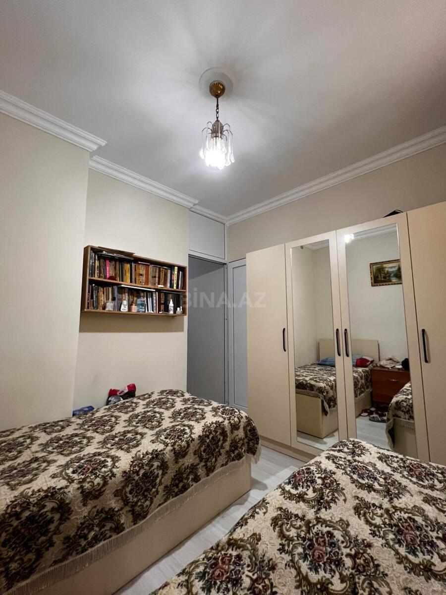 3 otaqlı Köhnə tikili, Memar Əcəmi m., Bakı