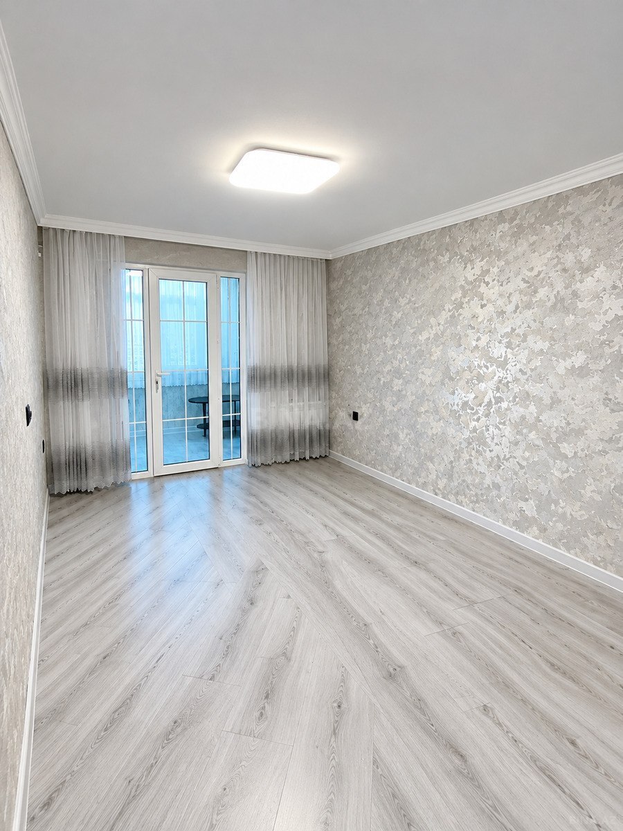 2 otaqlı Köhnə tikili, Neftçilər m., Bakı