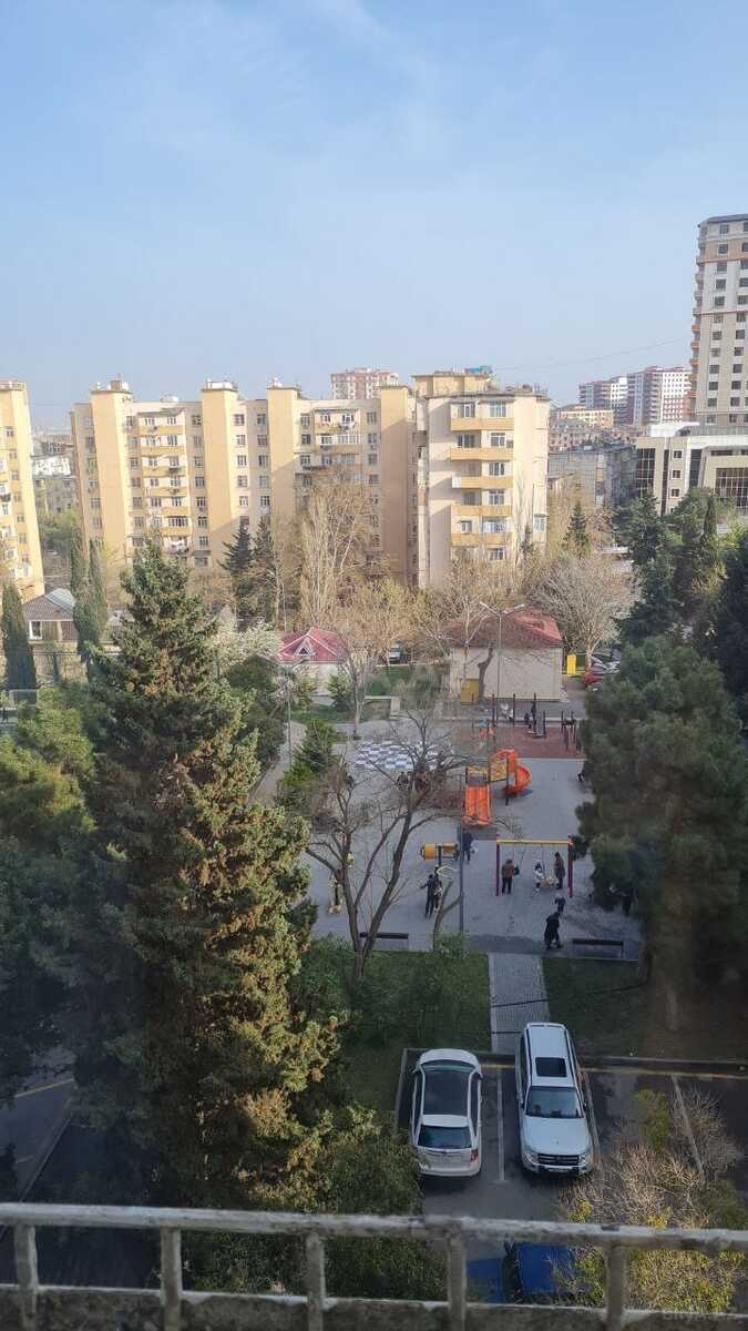 3 otaqlı Köhnə tikili, Memar Əcəmi m., Bakı