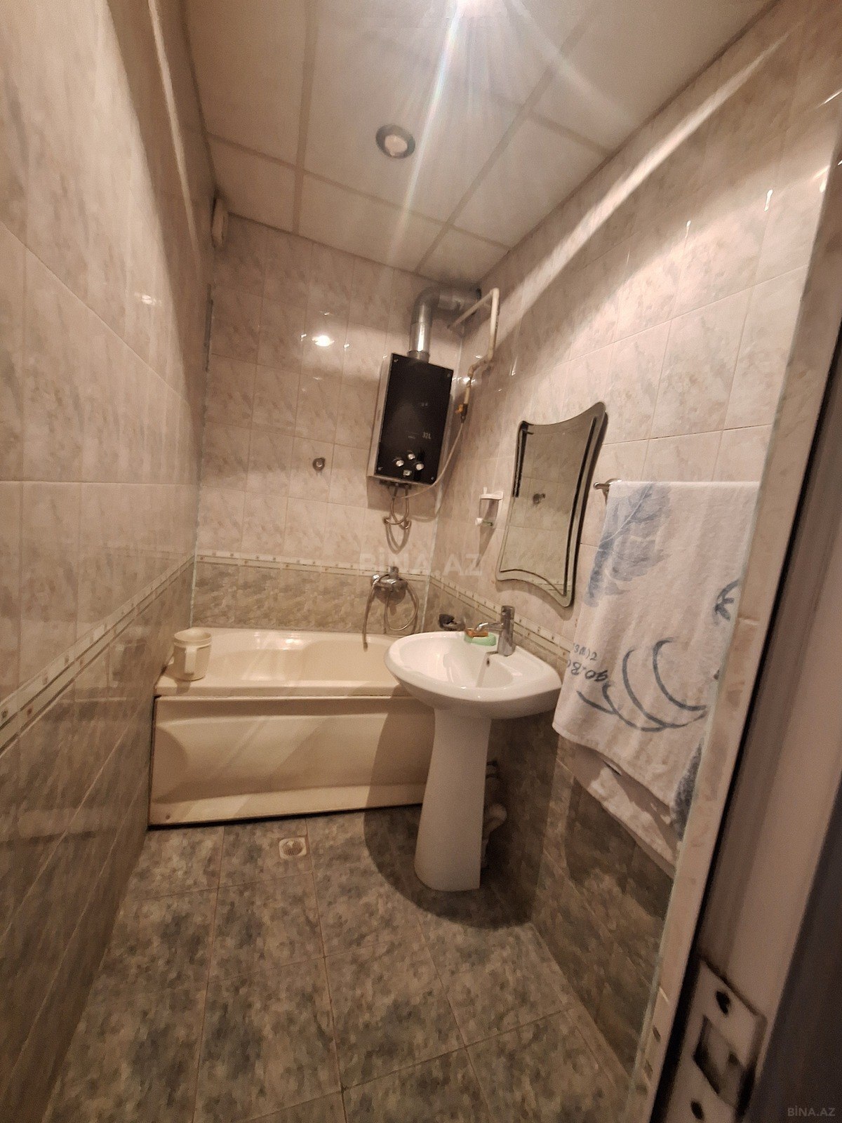 3 otaqlı Köhnə tikili, Həzi Aslanov m., Bakı