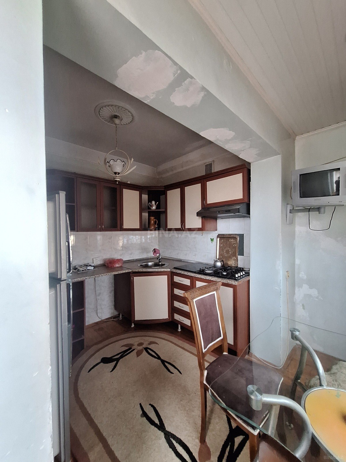 3 otaqlı Köhnə tikili, Həzi Aslanov m., Bakı