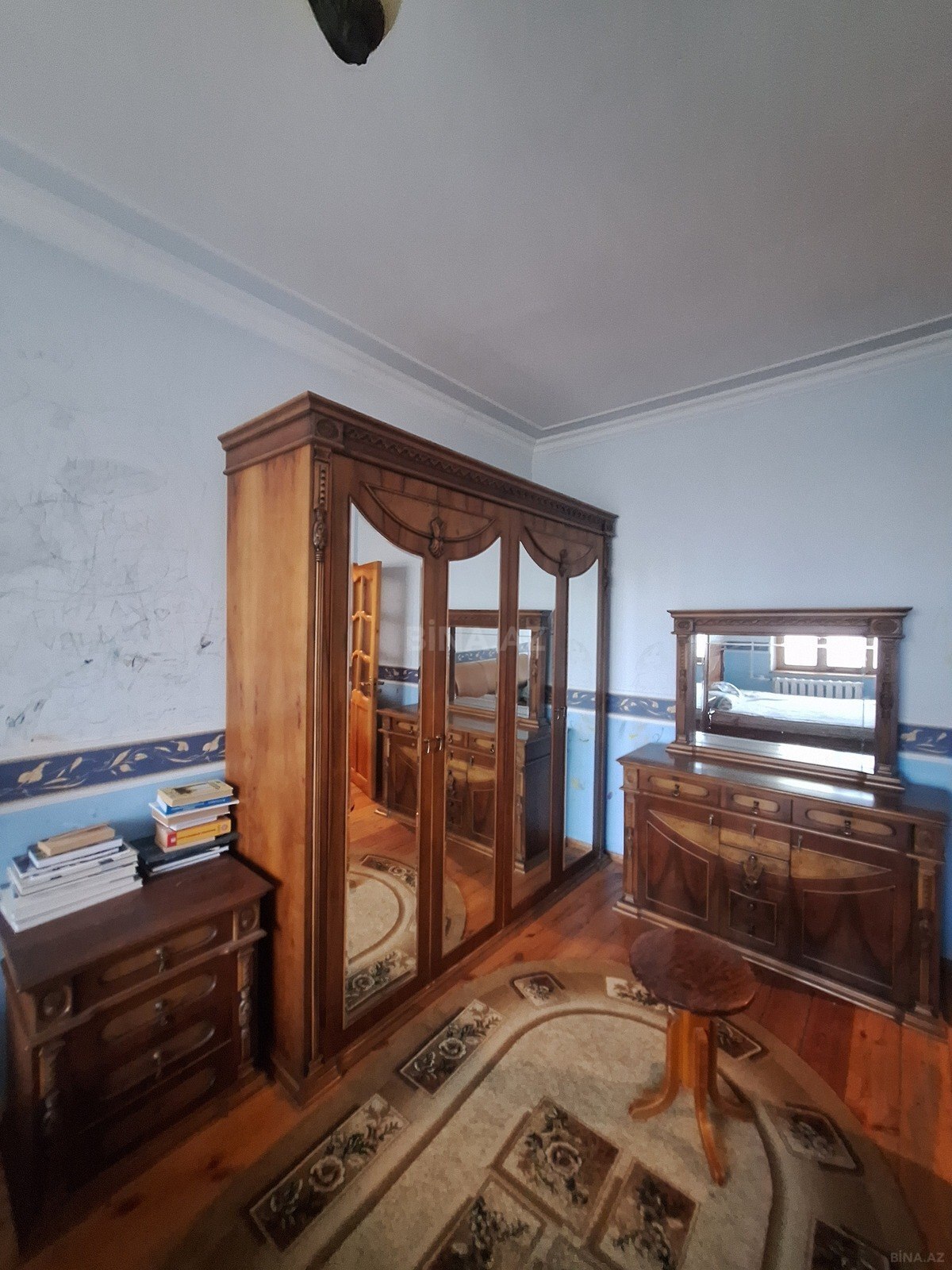 3 otaqlı Köhnə tikili, Həzi Aslanov m., Bakı