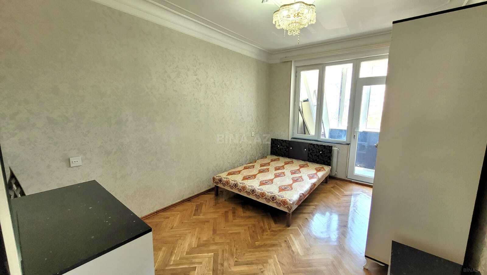 4 otaqlı Köhnə tikili, Azadlıq Prospekti m., Bakı