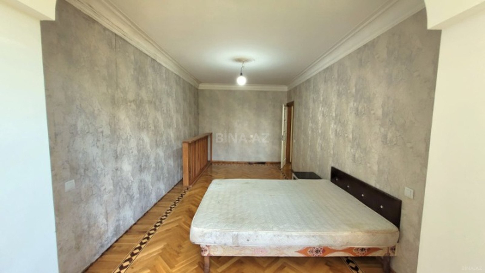 4 otaqlı Köhnə tikili, Azadlıq Prospekti m., Bakı