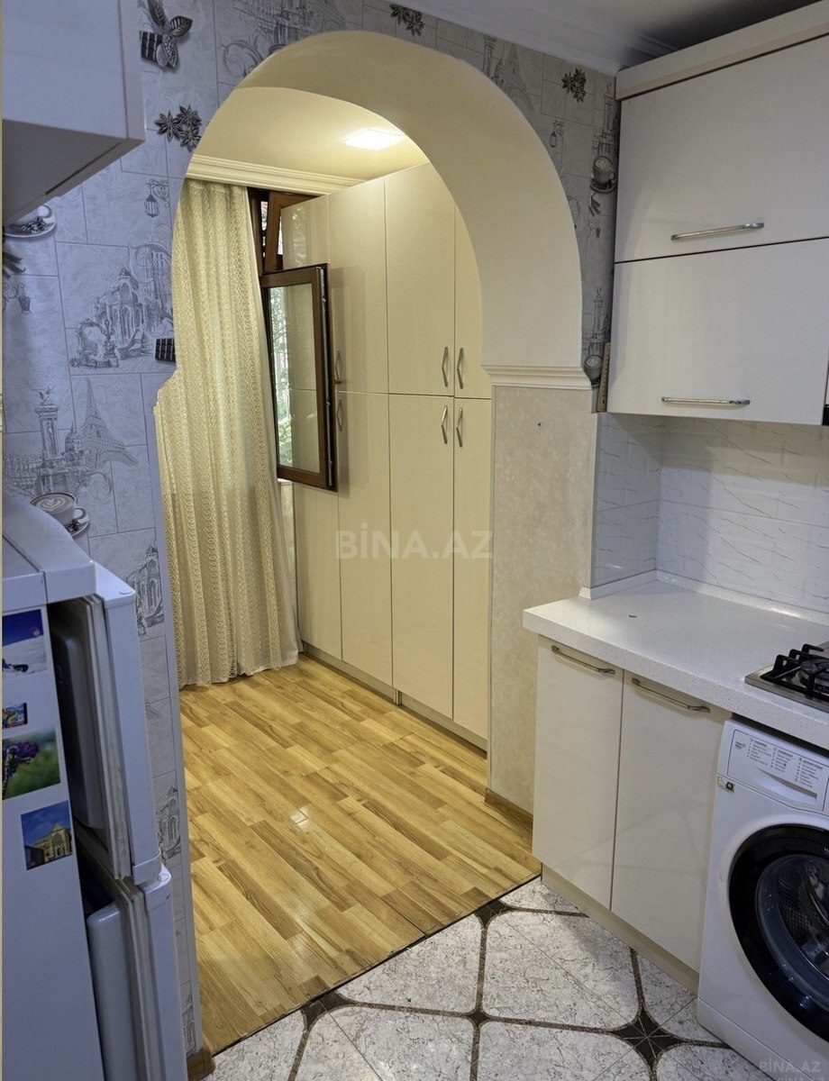 2 otaqlı Köhnə tikili, Elmlər Akademiyası m., Bakı