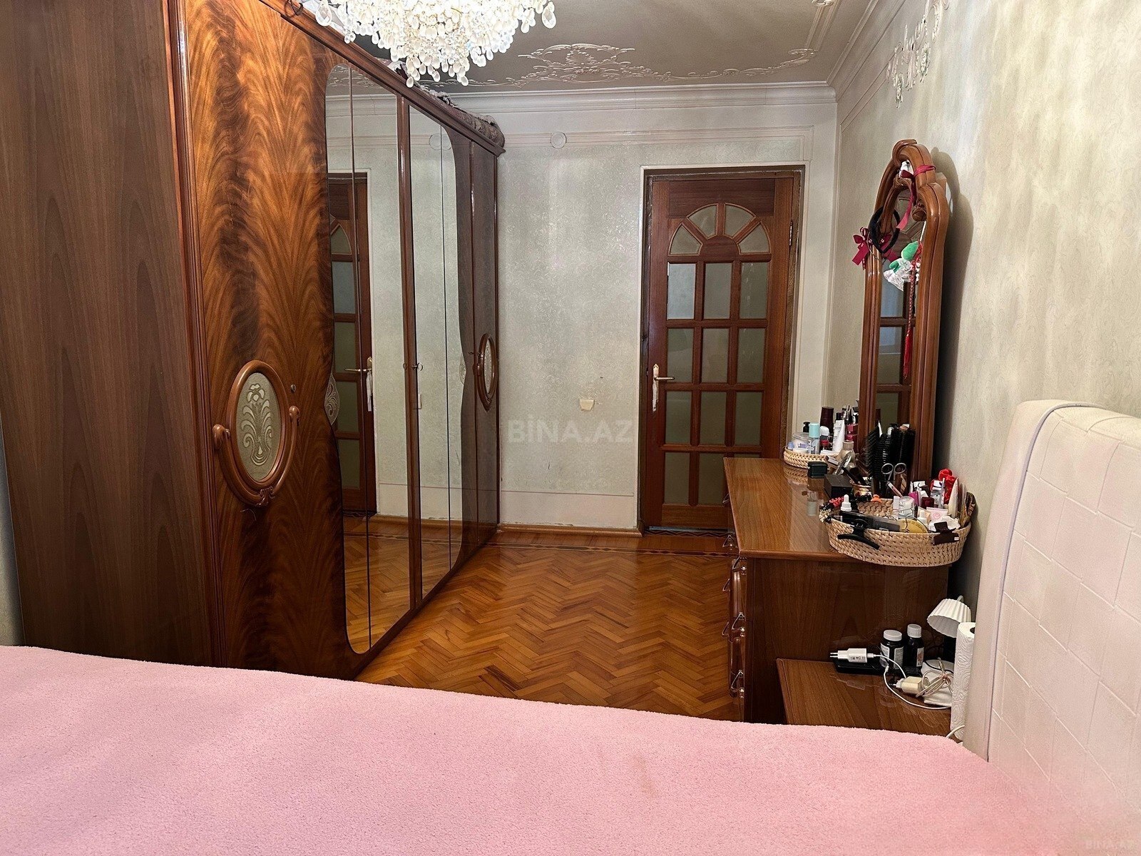 3 otaqlı Köhnə tikili, Elmlər Akademiyası m., Bakı