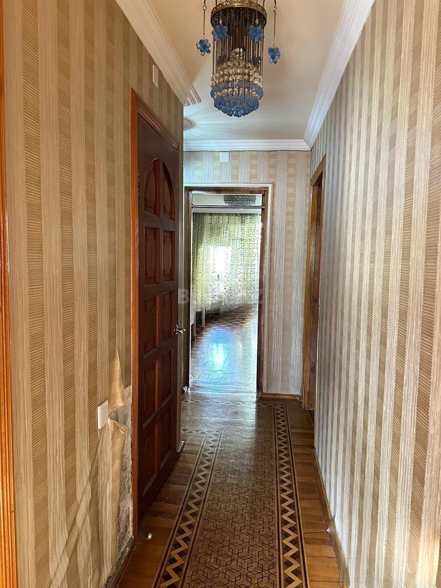 3 otaqlı Köhnə tikili, Elmlər Akademiyası m., Bakı