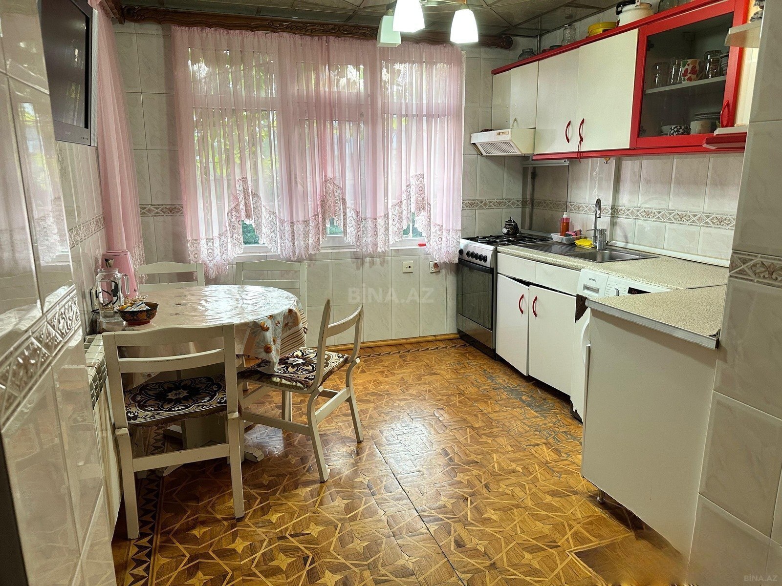 3 otaqlı Köhnə tikili, Elmlər Akademiyası m., Bakı