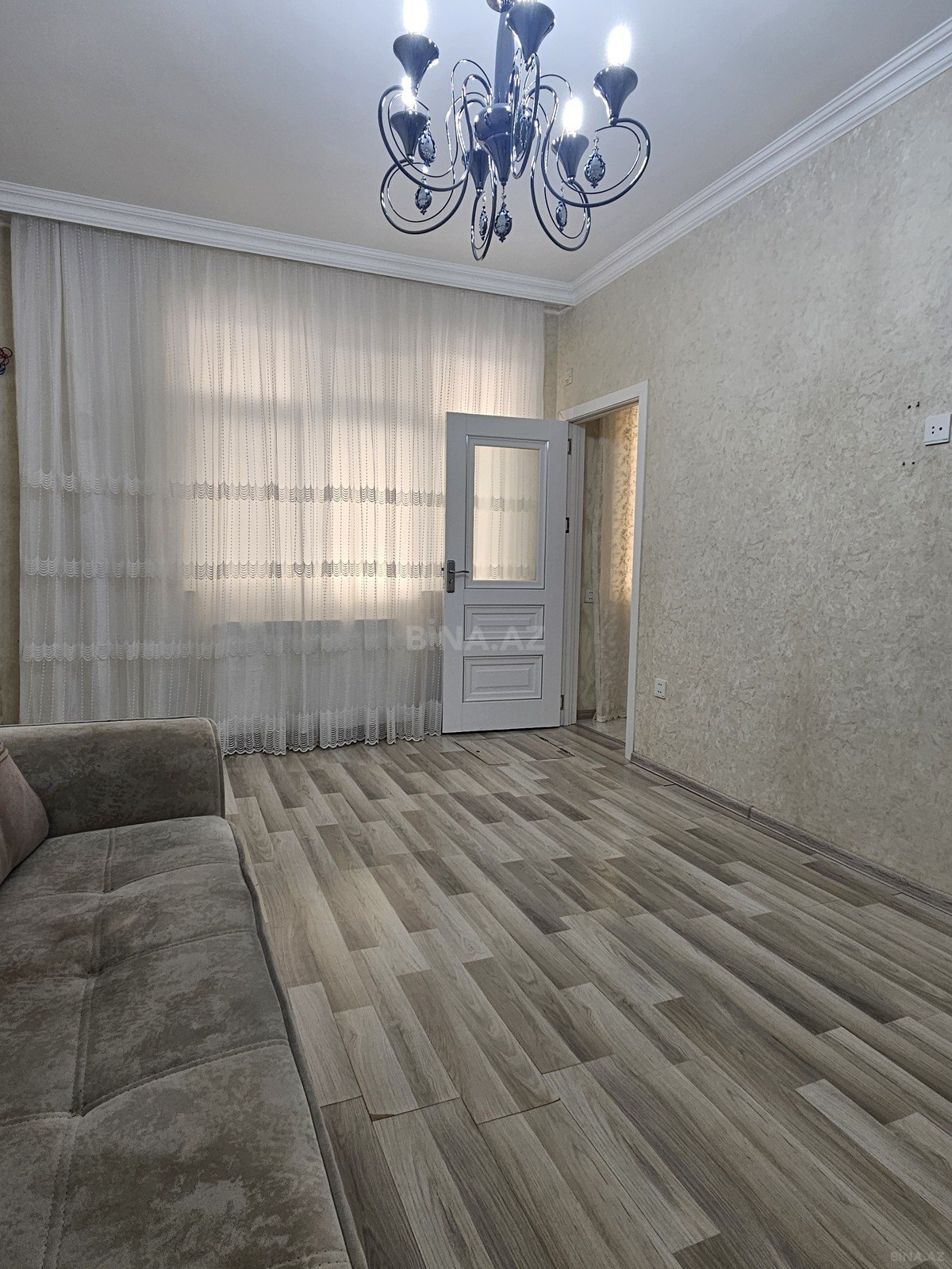2 otaqlı Köhnə tikili, Memar Əcəmi m., Bakı