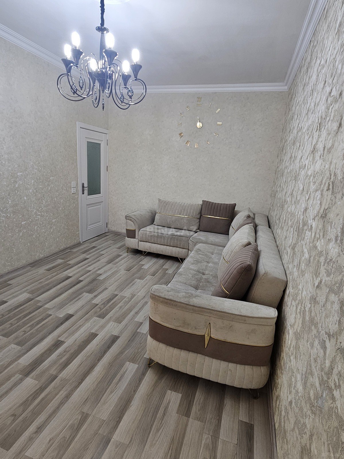 2 otaqlı Köhnə tikili, Memar Əcəmi m., Bakı