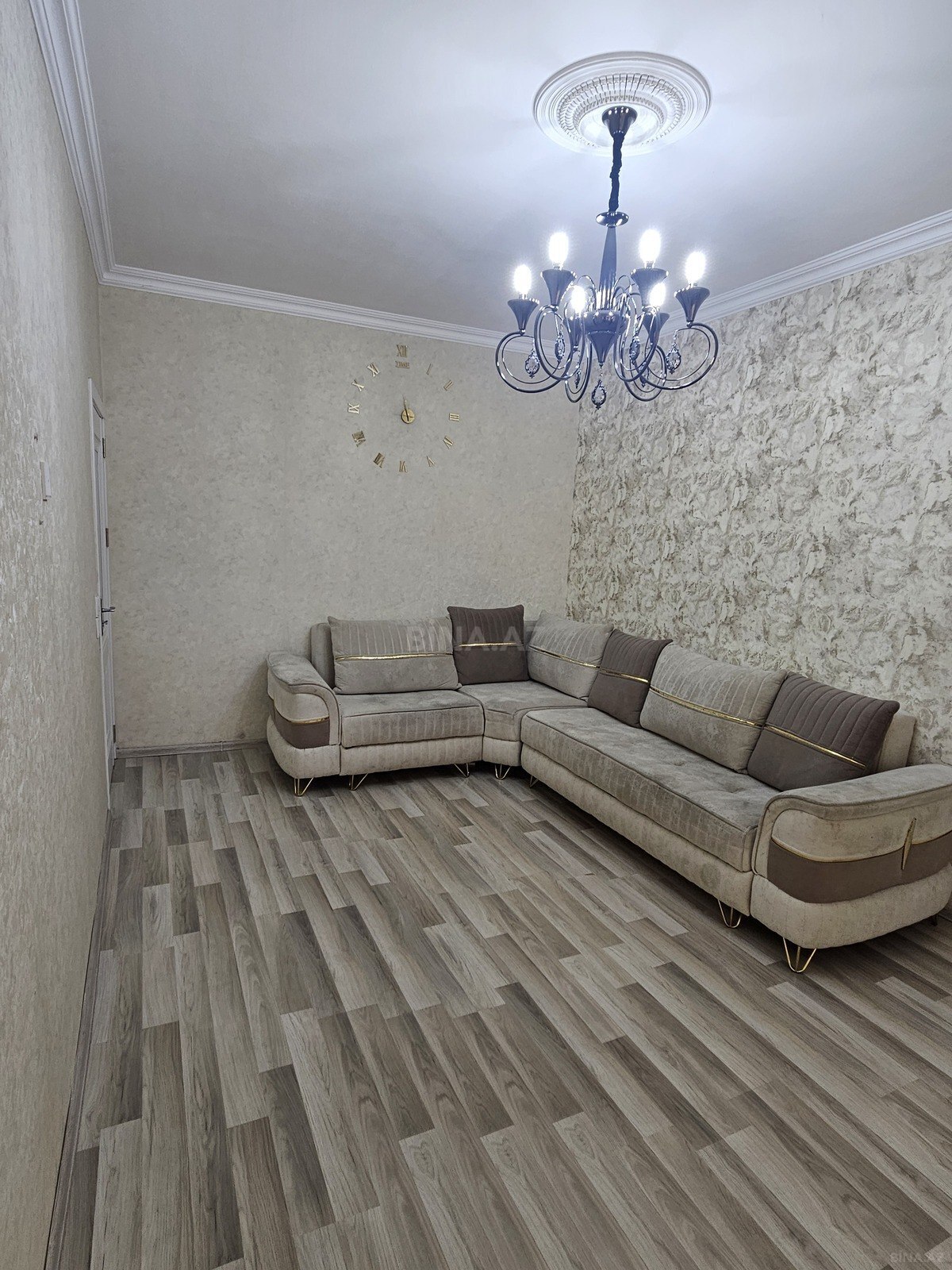 2 otaqlı Köhnə tikili, Memar Əcəmi m., Bakı