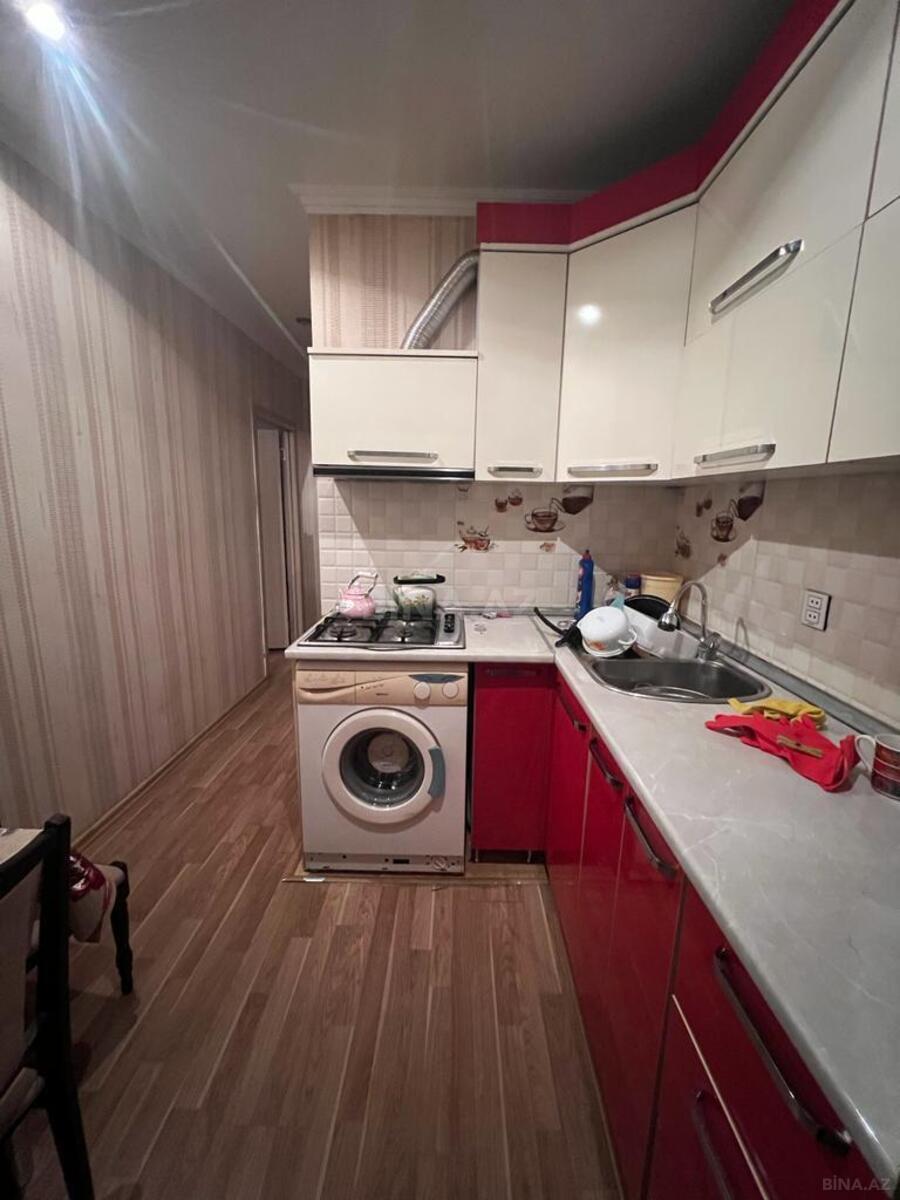 3 otaqlı Köhnə tikili, Elmlər Akademiyası m., Bakı