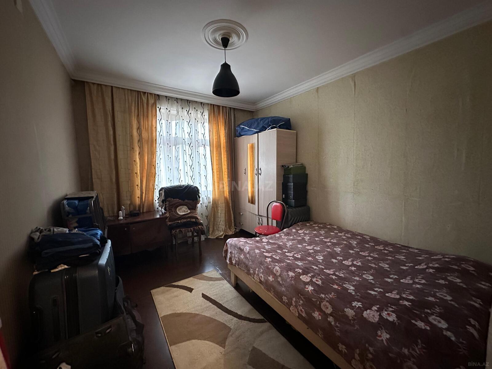 3 otaqlı Köhnə tikili, Həzi Aslanov m., Bakı
