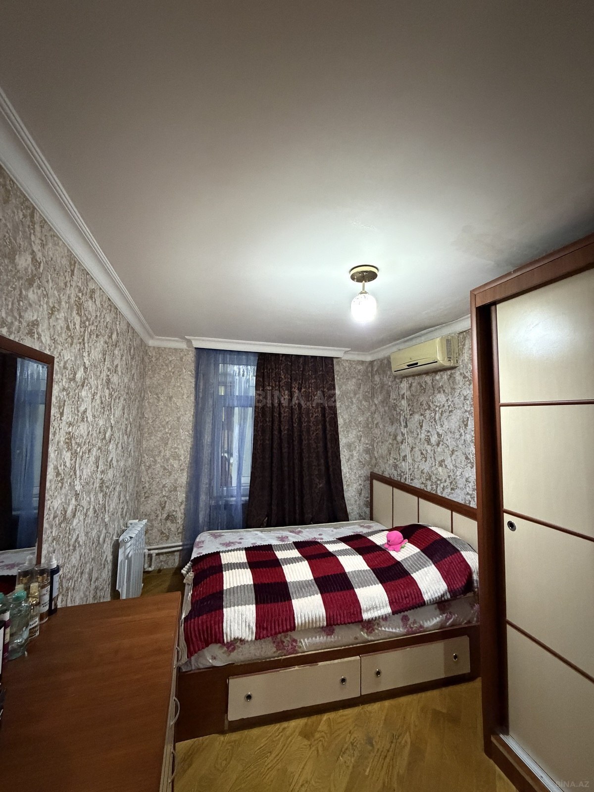 2 otaqlı Köhnə tikili, Elmlər Akademiyası m., Bakı