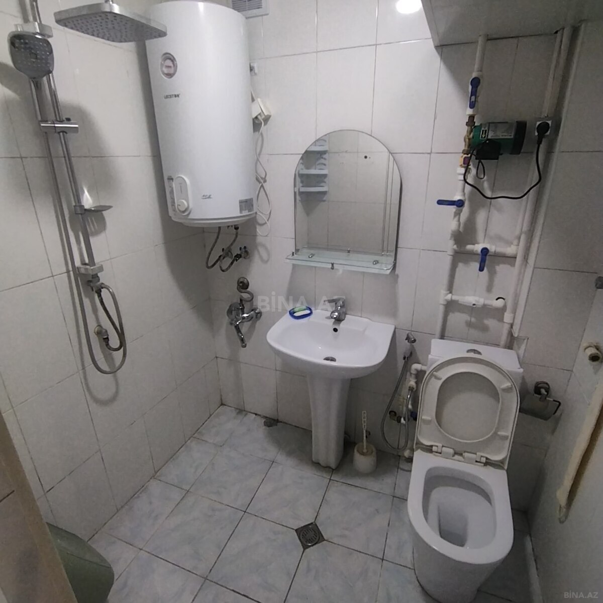 2 otaqlı Köhnə tikili, İnşaatçılar m., Bakı