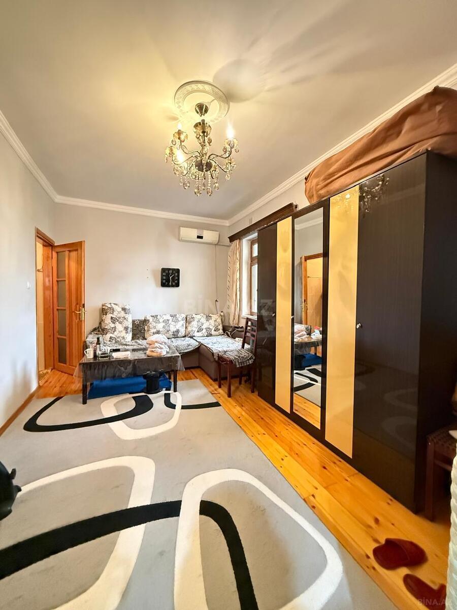 2 otaqlı Köhnə tikili, İnşaatçılar m., Bakı