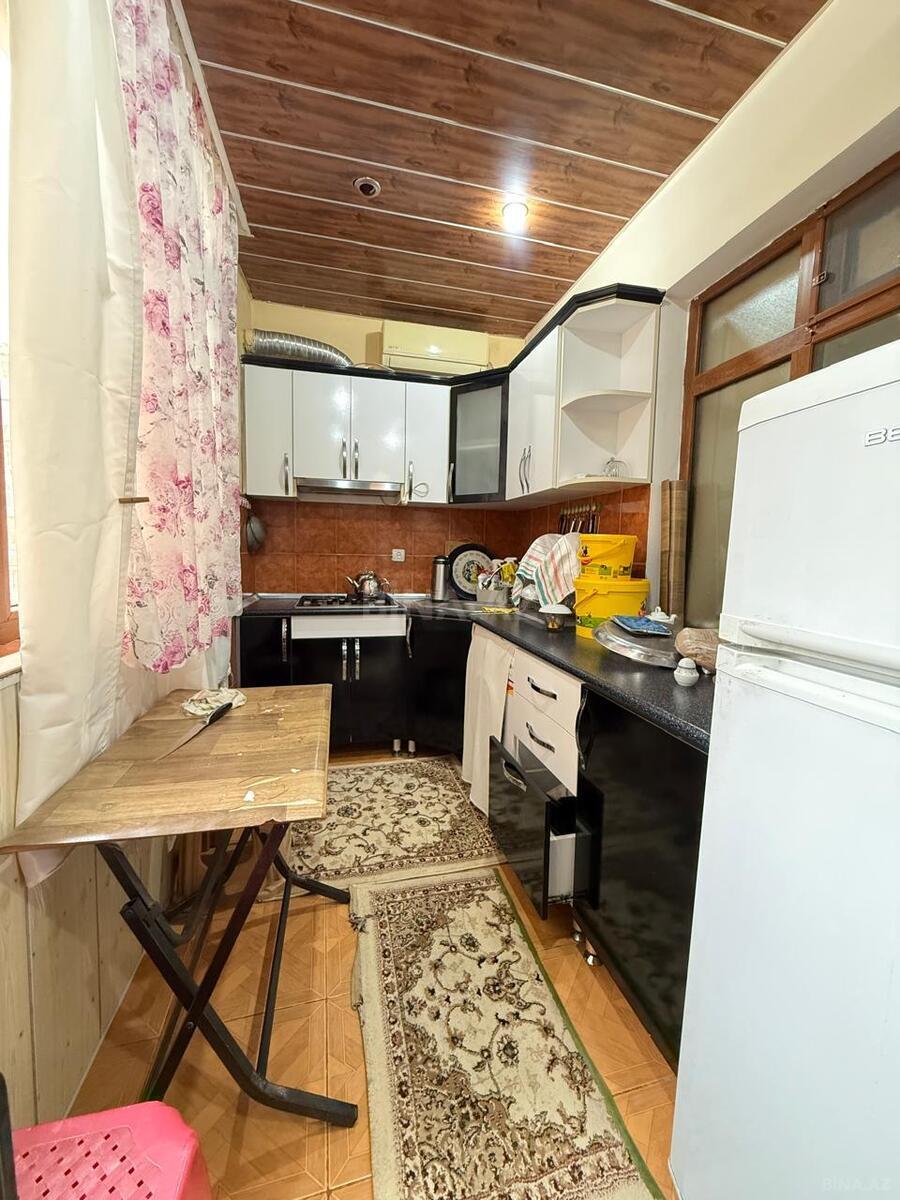 2 otaqlı Köhnə tikili, İnşaatçılar m., Bakı