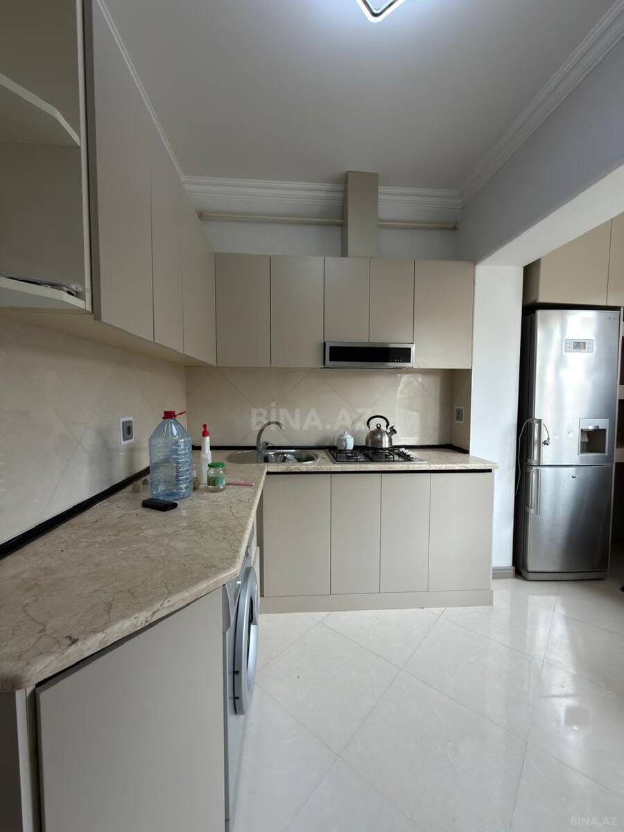 3 otaqlı Köhnə tikili, Həzi Aslanov m., Bakı