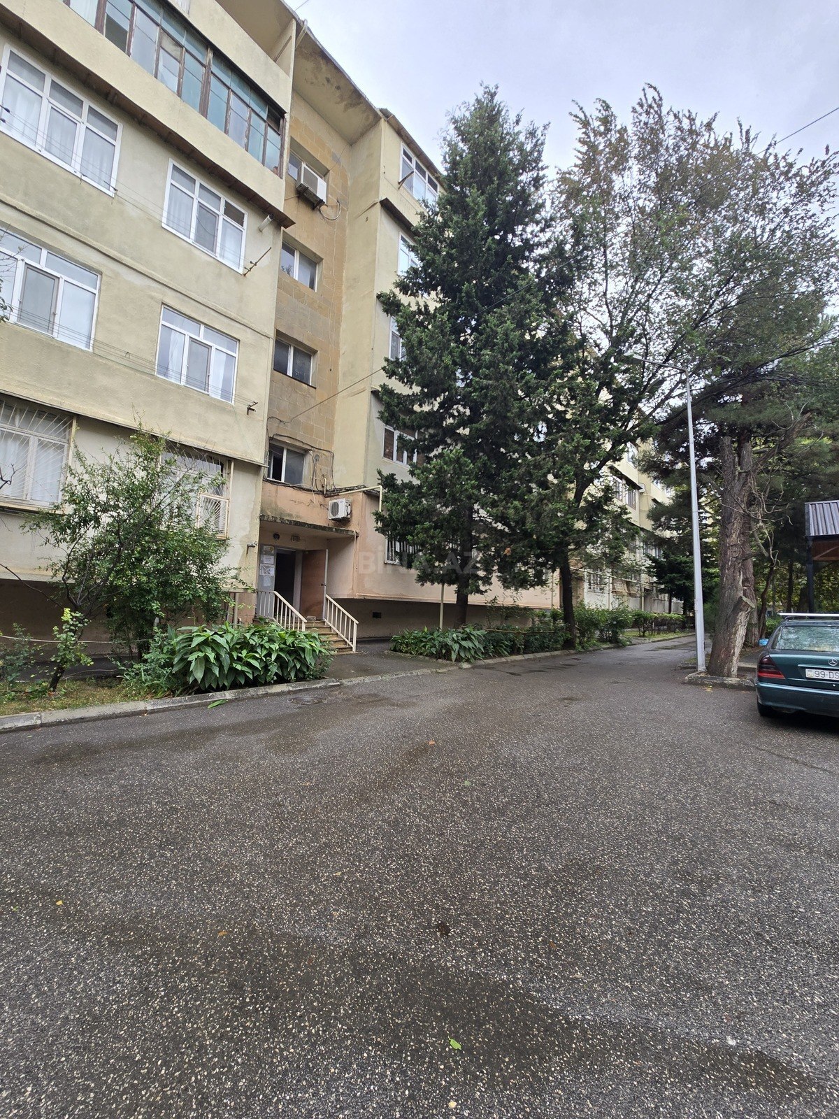 2 otaqlı Köhnə tikili, Xalqlar Dostluğu m., Bakı