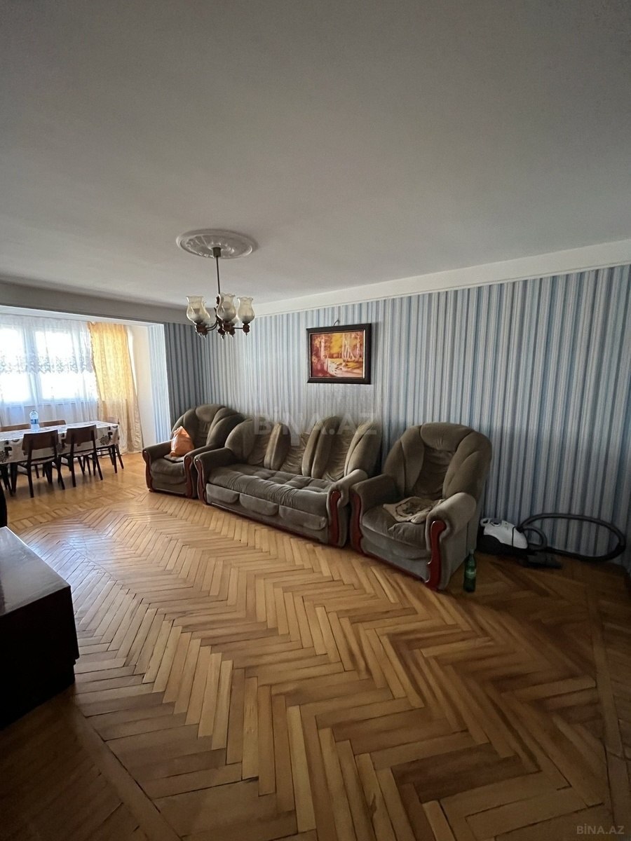 3 otaqlı Köhnə tikili, Elmlər Akademiyası m., Bakı