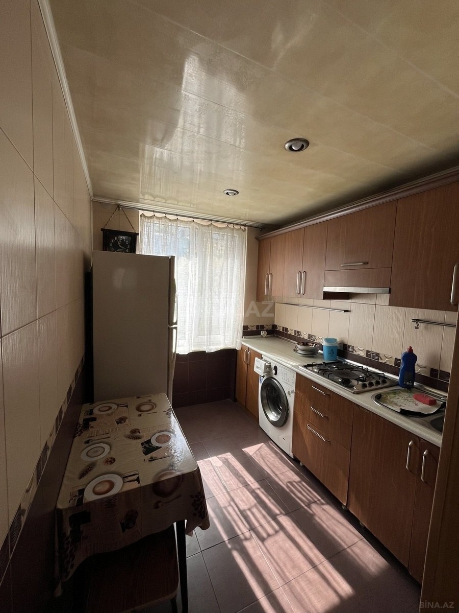 3 otaqlı Köhnə tikili, Elmlər Akademiyası m., Bakı