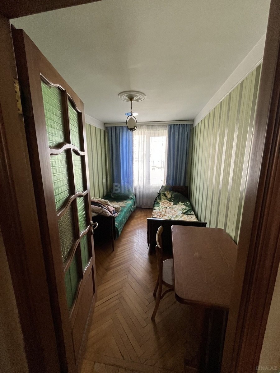 3 otaqlı Köhnə tikili, Elmlər Akademiyası m., Bakı
