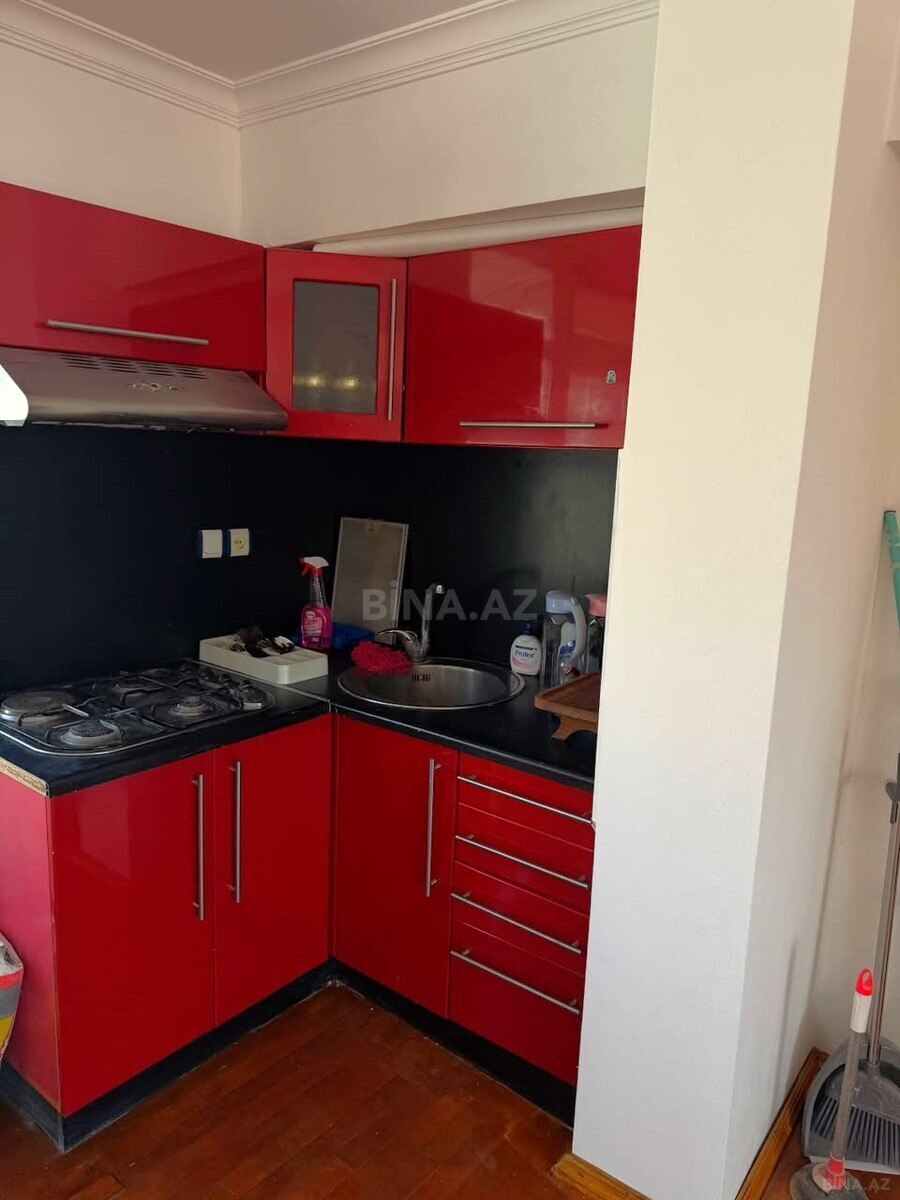 3 otaqlı Köhnə tikili, Bayıl q., Bakı