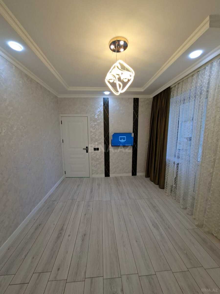 3 otaqlı Köhnə tikili, Bakıxanov q., Bakı