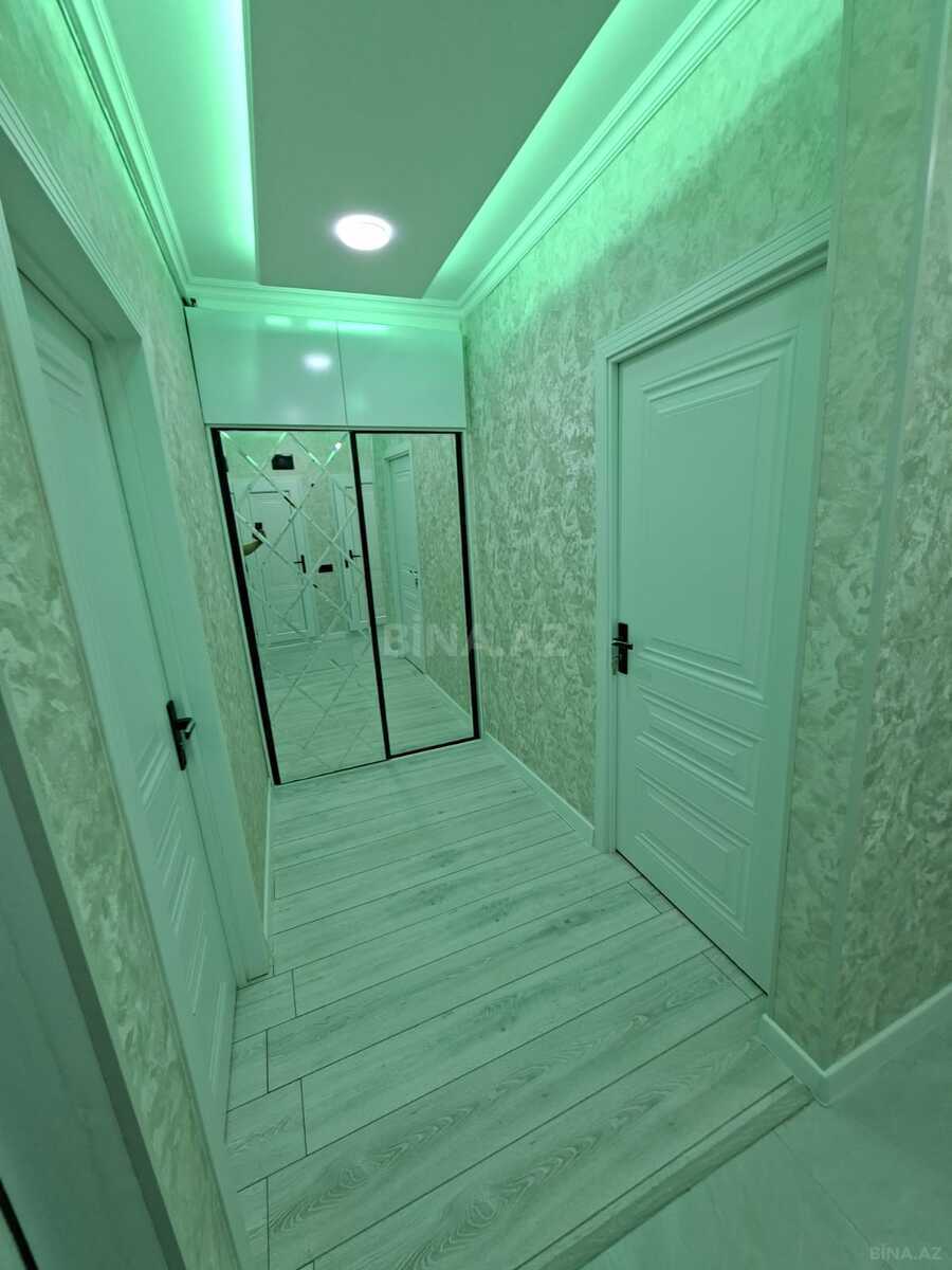 3 otaqlı Köhnə tikili, Bakıxanov q., Bakı