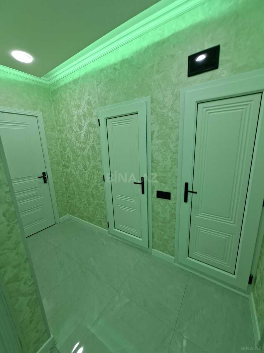 3 otaqlı Köhnə tikili, Bakıxanov q., Bakı