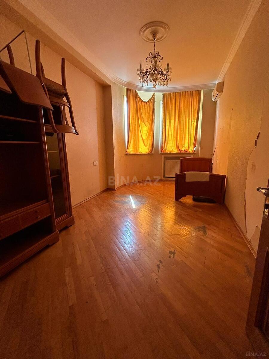 4 otaqlı Yeni tikili, Elmlər Akademiyası m., Bakı