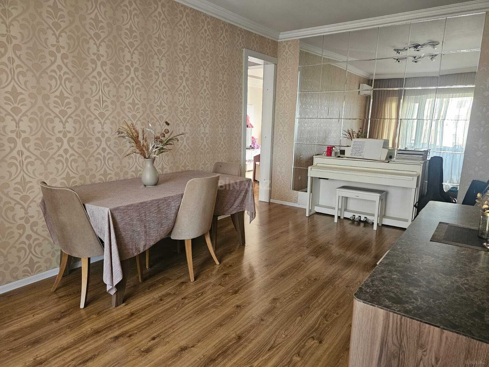 4 otaqlı Köhnə tikili, Azadlıq Prospekti m., Bakı
