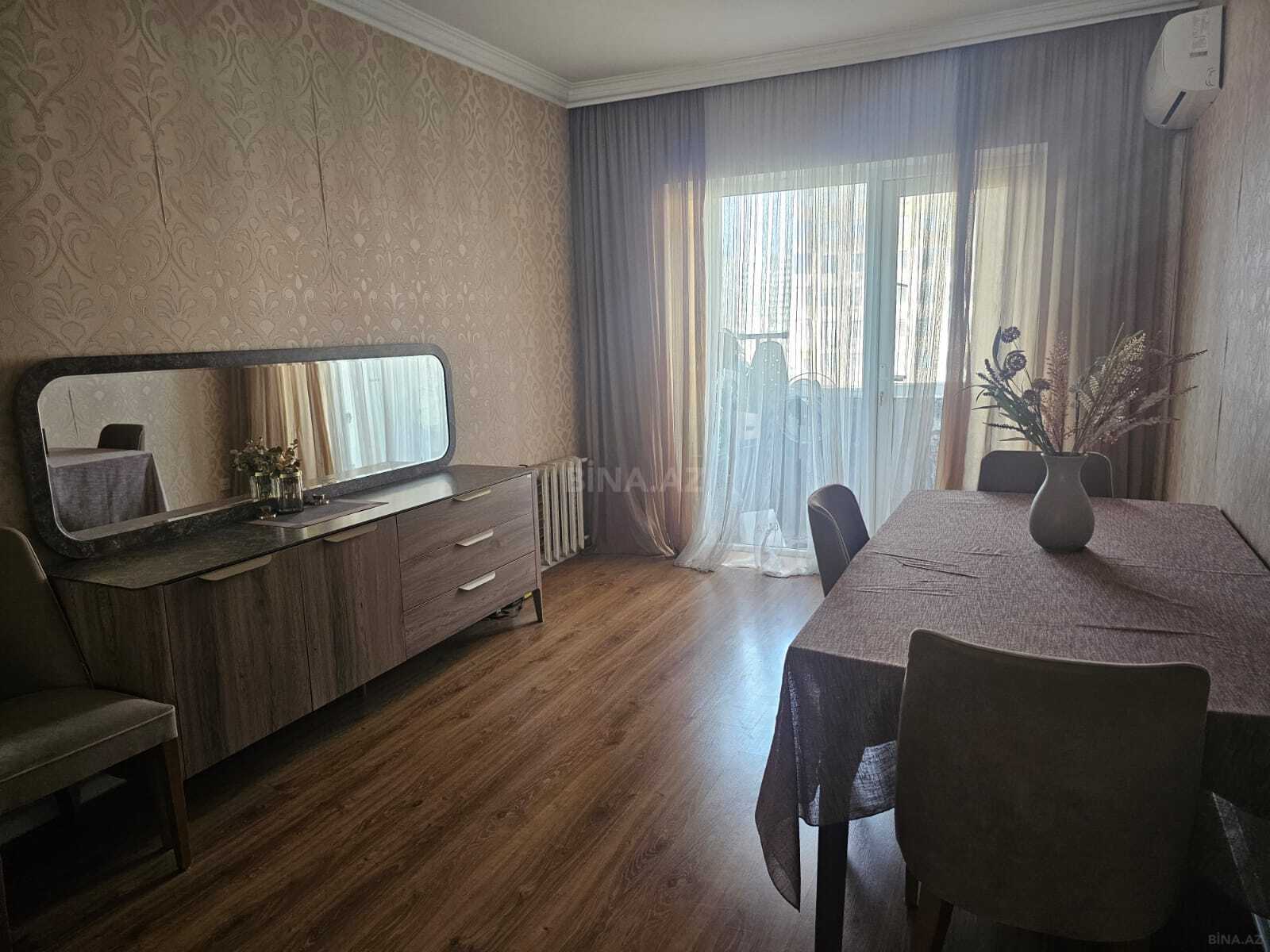 4 otaqlı Köhnə tikili, Azadlıq Prospekti m., Bakı